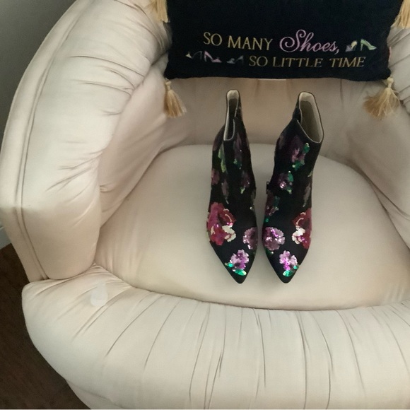 Ankle booties - Picture 4 of 6